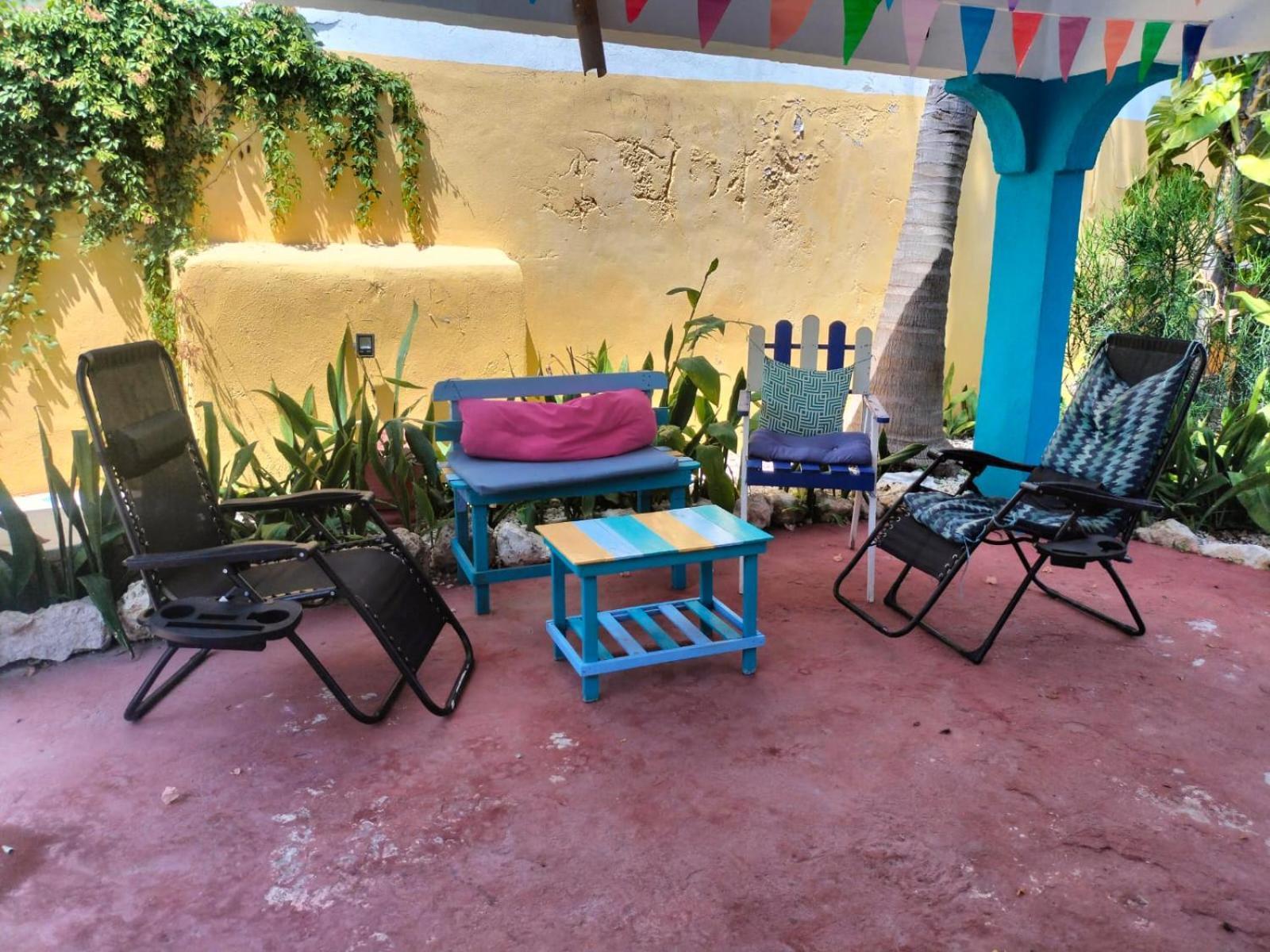 Malecon Beach House In Progreso 1 Block From Beach Exterior photo
